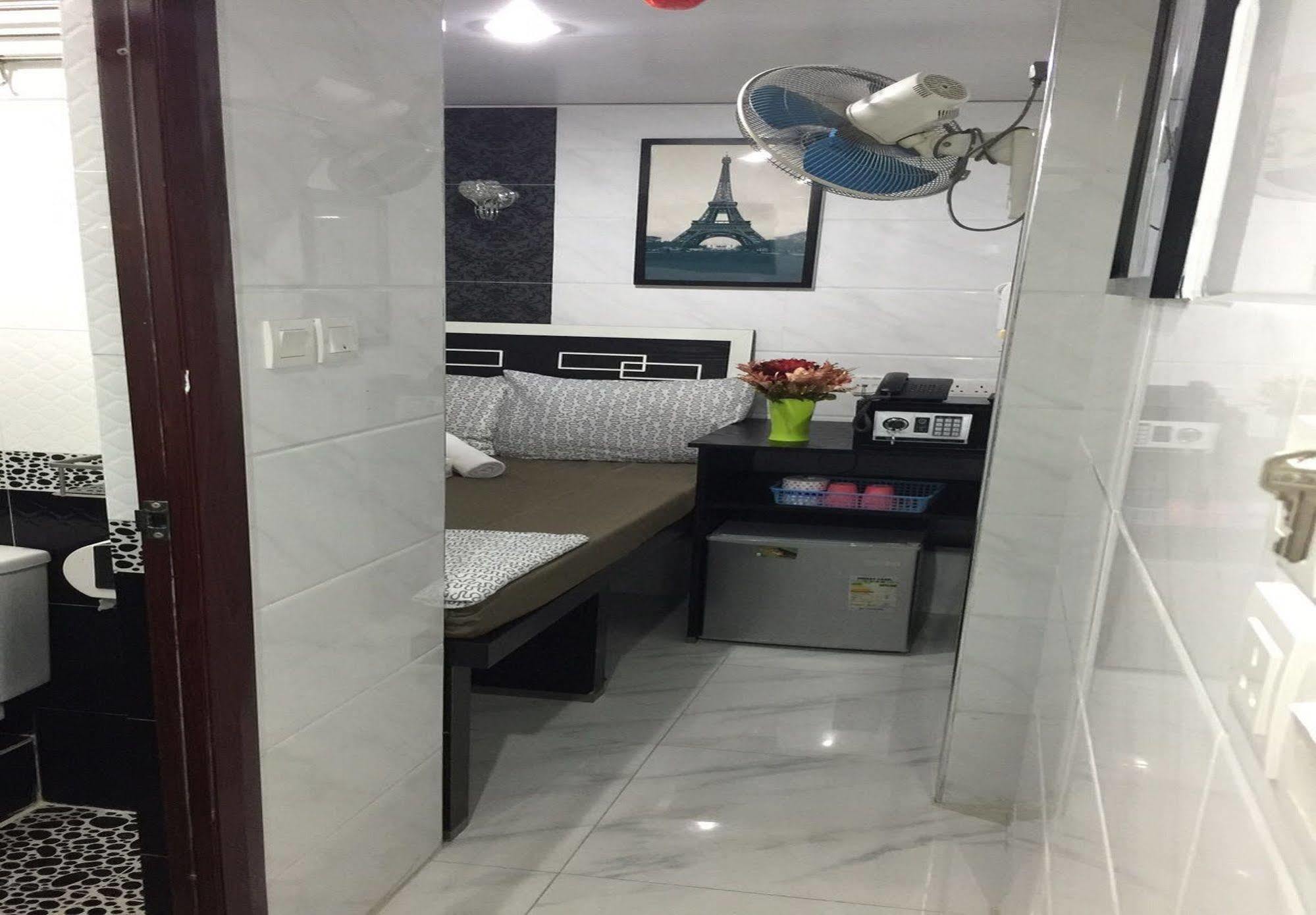 Skylark Guest house Hong Kong